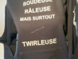 sweatshirt noir boudeuse